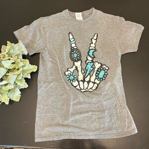 Delta Pro Weight Skeleton Hand Peace Turquoise Western Jewelry Graphic Tee Sz S